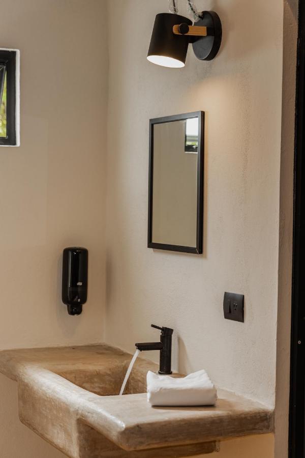 קנקון Caleta Hostel Rooftop & Pool מראה חיצוני תמונה