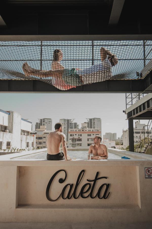 קנקון Caleta Hostel Rooftop & Pool מראה חיצוני תמונה